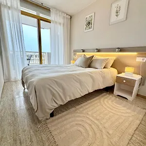 https://apt-apartamento-completo-junto-a-la-playa.top-hotels-tarragona.com